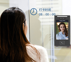非接触性-无需停留，无需被检人配合，识别对象不会存在心里排斥情绪