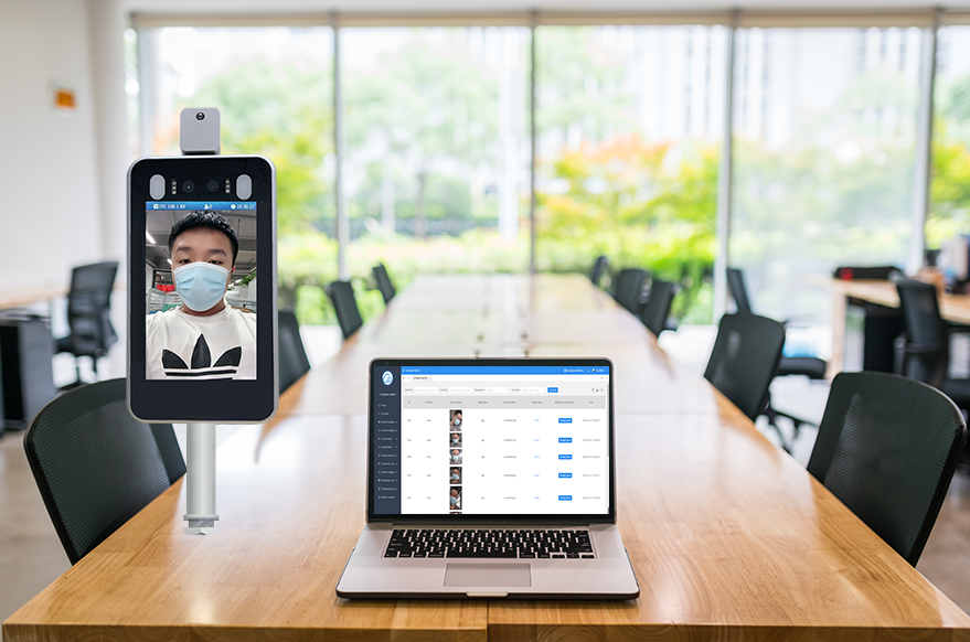 捷易科技英文版人脸识别测温一体机接受批量订货，全英文操作界面+后台管理系统，助力国际疫情防控