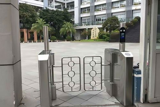 全国各地老旧小区全面实施改造，深圳捷易科技D721人脸识别门禁设备优势凸显