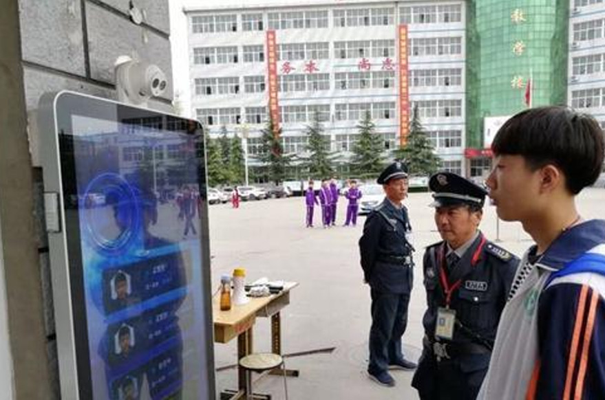 “刷脸”签到考勤，校园人脸识别考勤怎么应用？刷脸打卡机怎么查考勤_深圳捷易科技