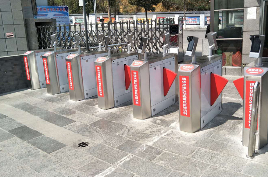 校园中人脸识别终端设备应用在哪？_深圳捷易科技