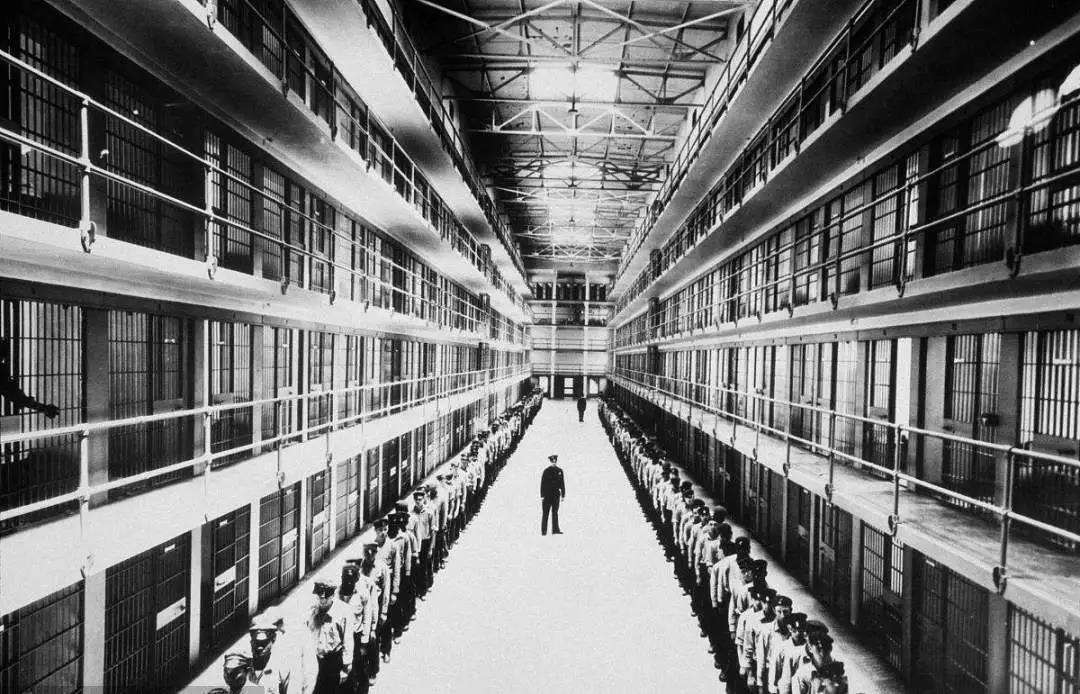 重建联系，疏解心灵：亲情电话在犯人改造中的作用