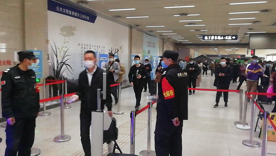 信阳火车站、信阳高铁东站上线使用捷易科技的刷身份证自动核验健康码测温设备