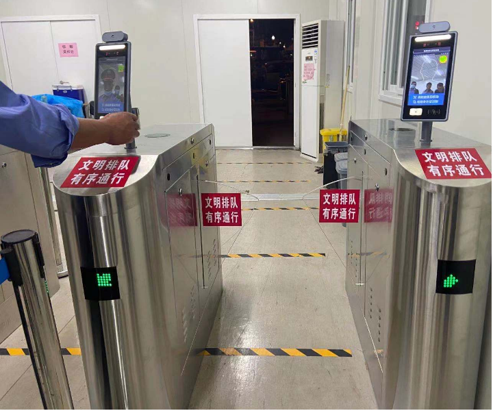 健康码身份证人脸闸机亮相滕州市高铁站，测温+健康码+通行码+放行一机完成