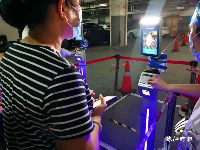 扫描身份证即可快速通行！佛山市五医院启用健康码智能通行系统｜我为群众办实事